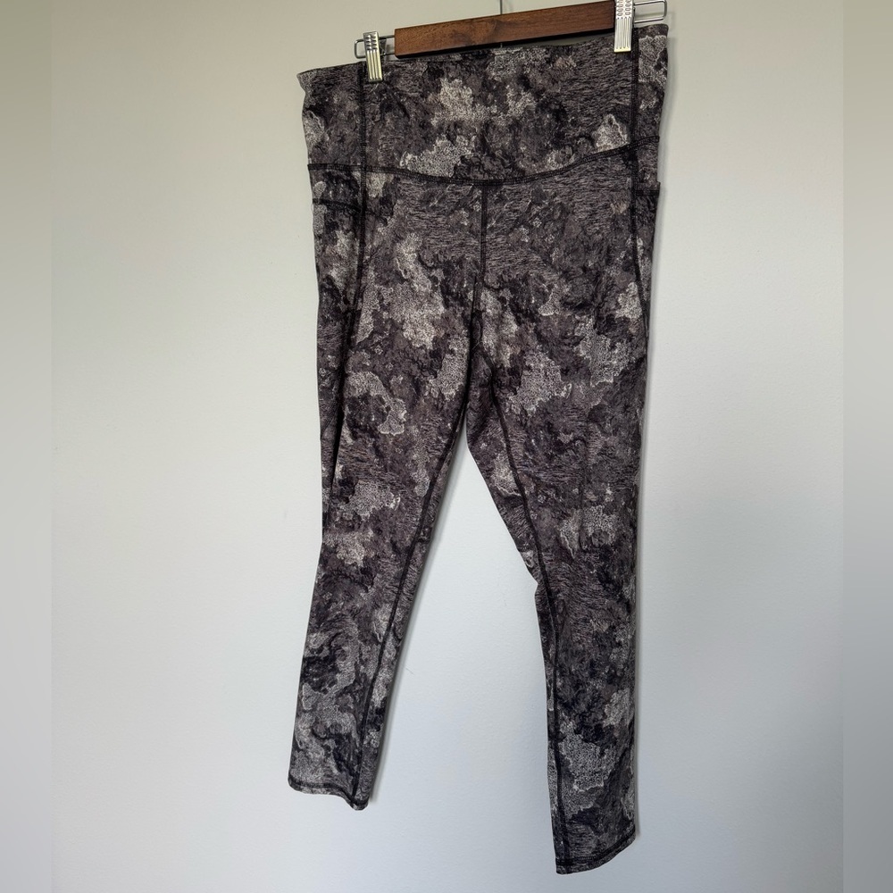 Champion Women's Gray + Black Marble Patterned Leggings With Pockets Size XL